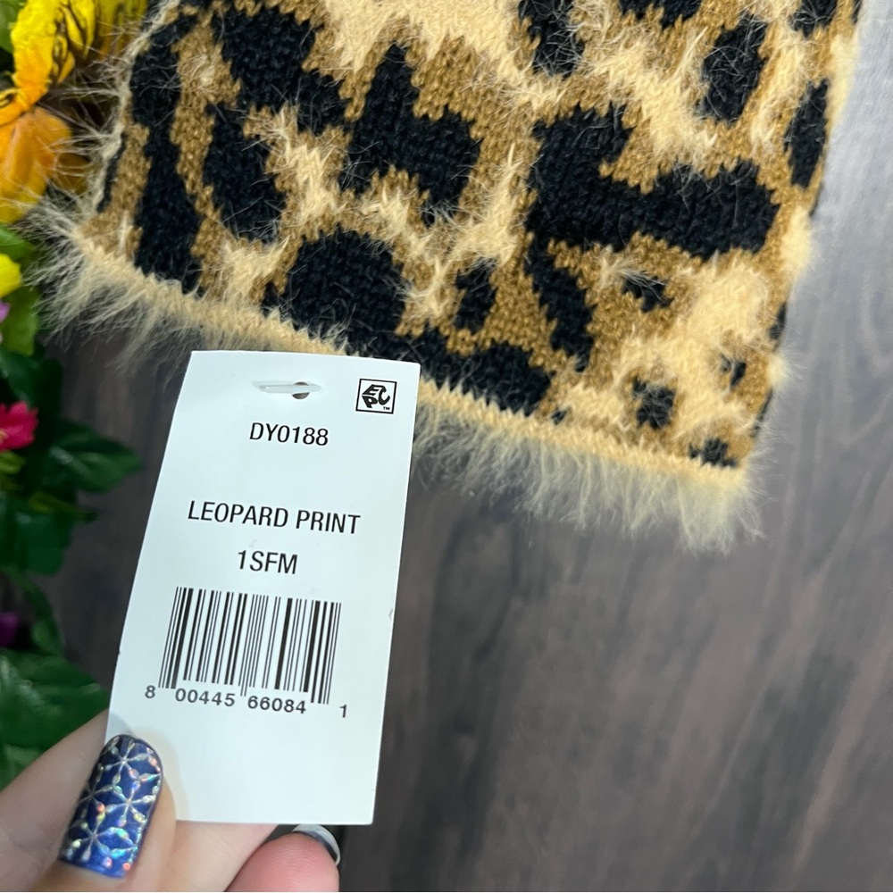 -💙2/$40💙NWT DKNY Leopard Printed Eyelash Fuzzy Knit Scarf - Picture 10 of 16